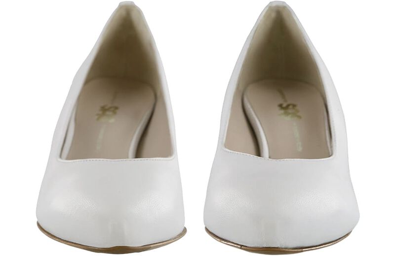 Moxie White Pair Front View
