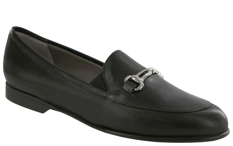 Linette Black Right .75 View