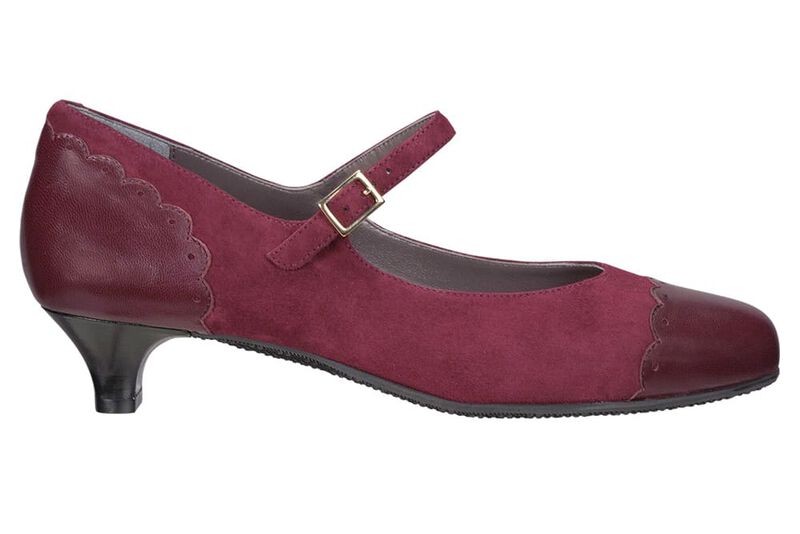 Cate Bordo Left Side View