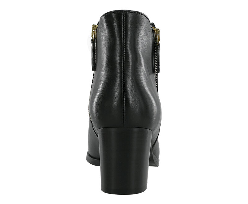 Delia Black Right Rear View