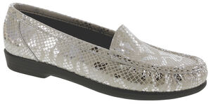 Simplify LTD Slip On Loafer