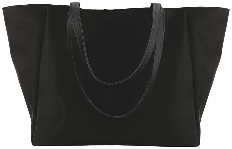 Faye DLX Black/Mamba Front View