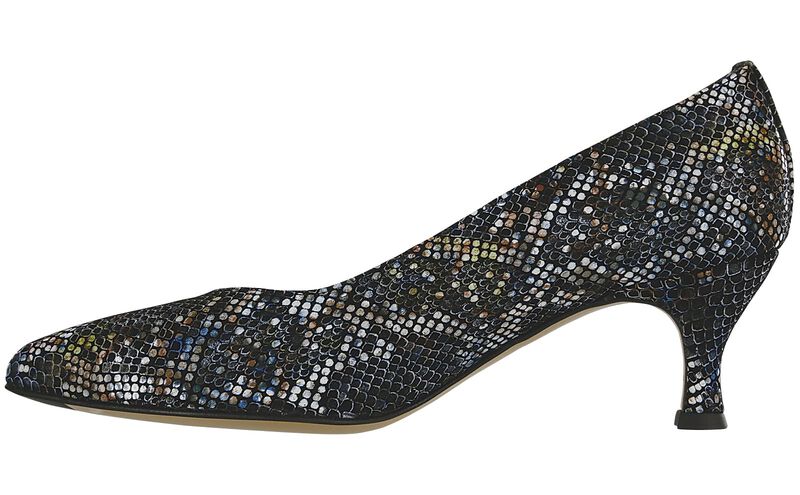Moxie Multisnake Black Right Side View