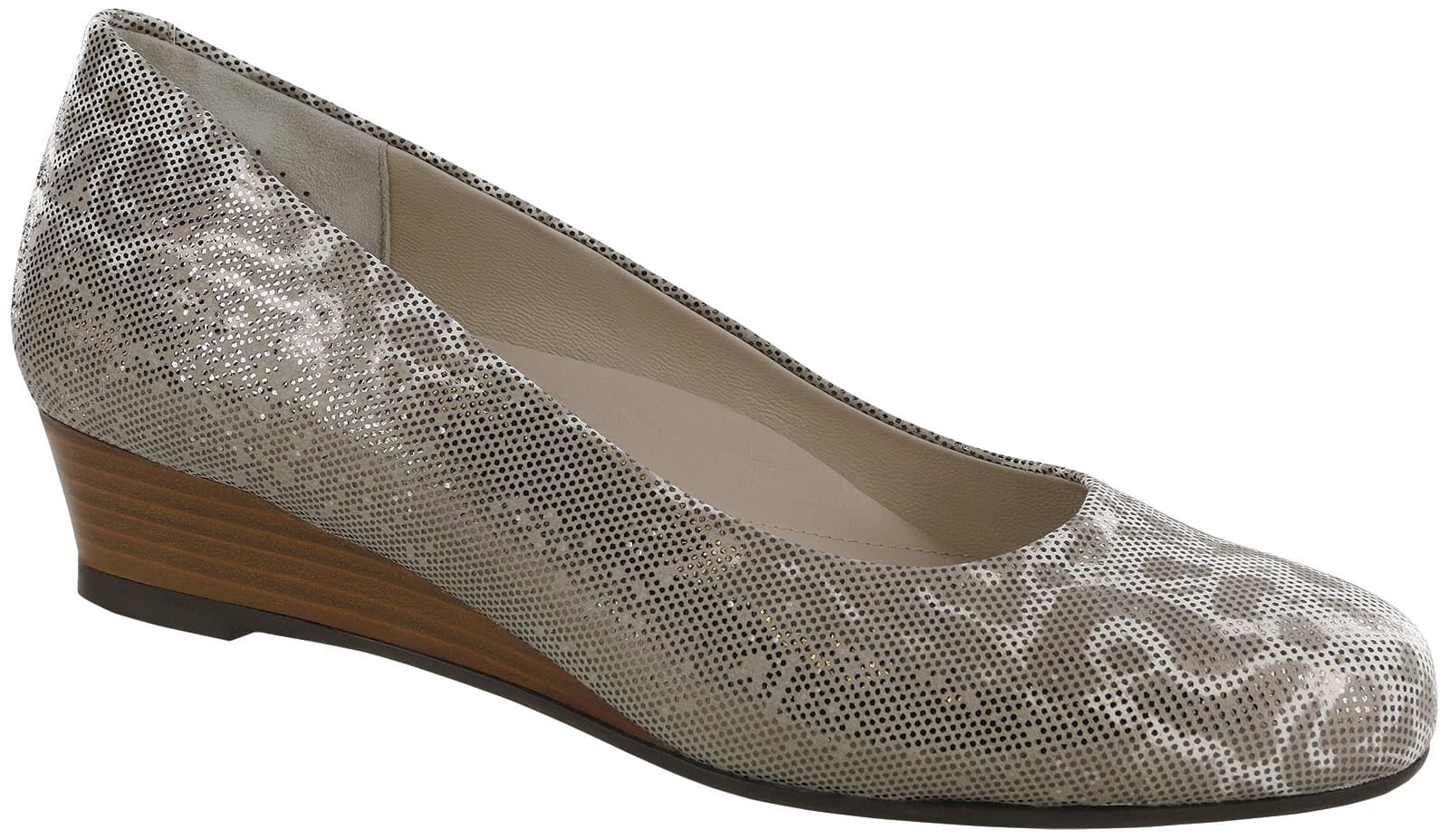Wedge sale pump shoes