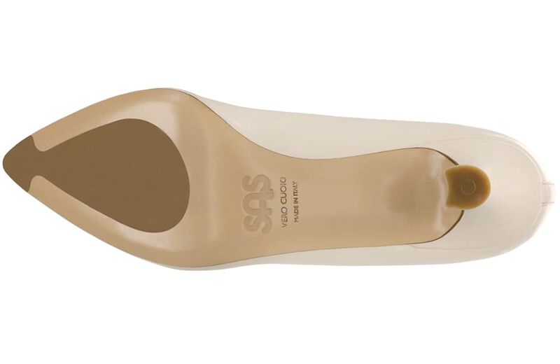 Moxie Bone Right Sole View