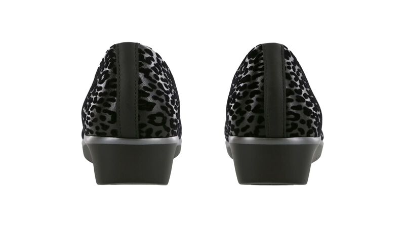 Bliss Black Leopard Pair Rear View