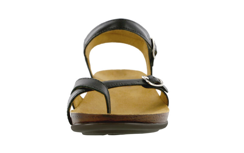 Pampa Black Right Front View