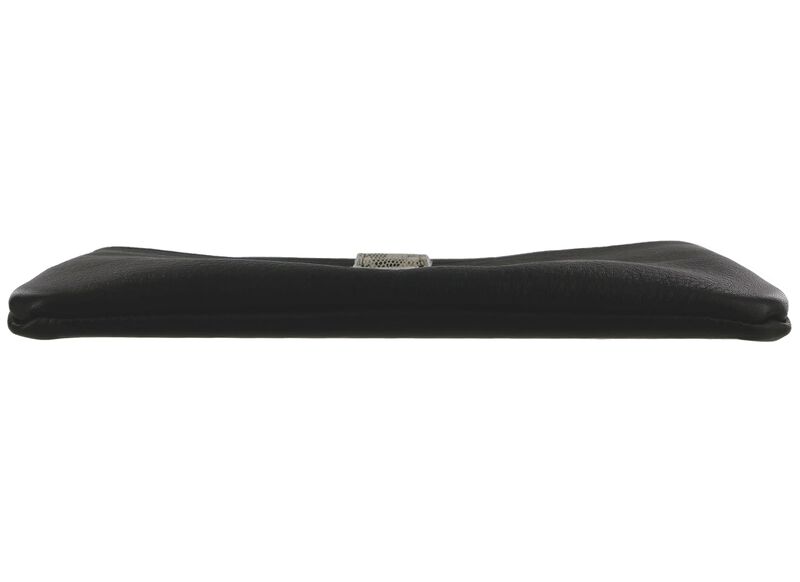 Pearl Gravity Bottom View