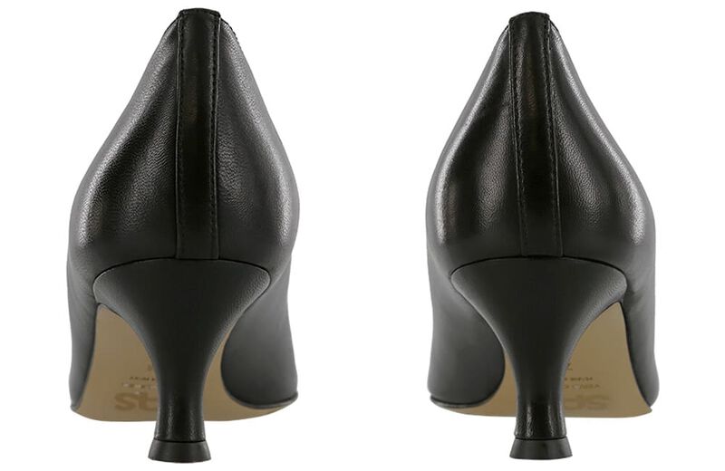 Moxie Black Pair Rear View