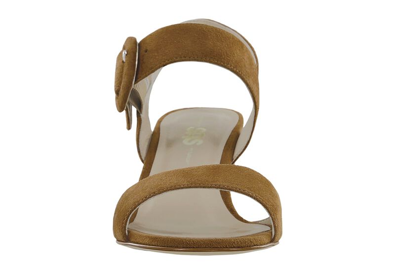 Carine Right Front View