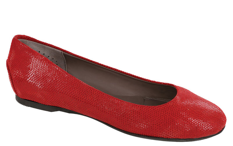 Lacey Slip On Loafer Rouge, , large