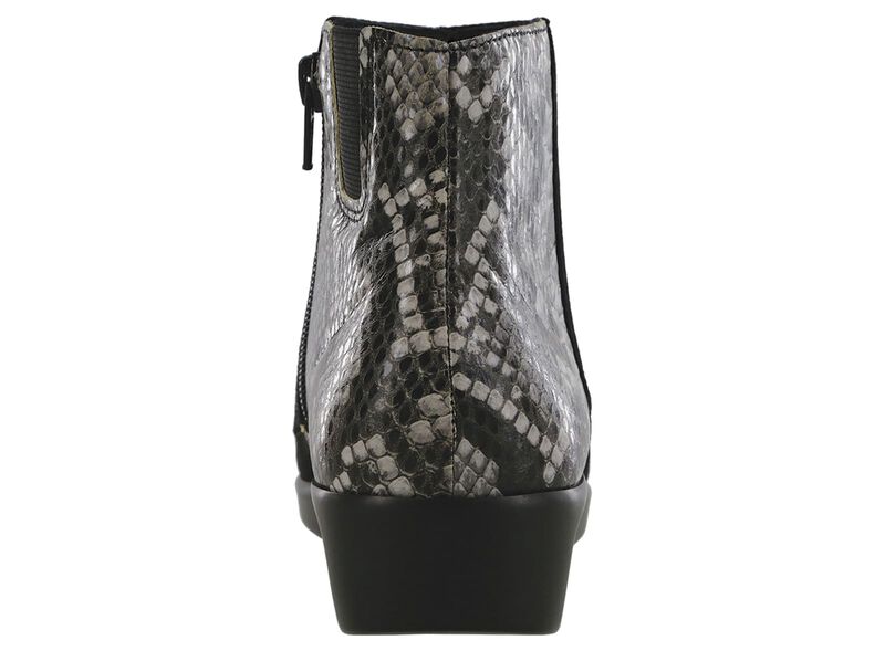 Jade Nero/Mamba Right Back View