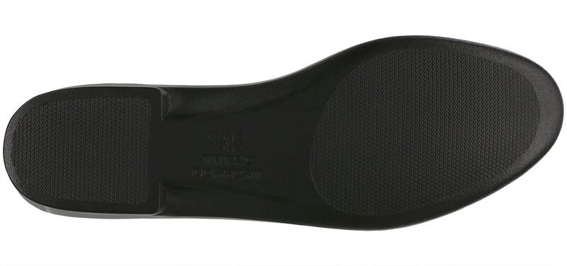 Lara Black Leopard Left Sole View