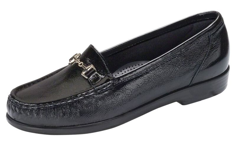 Metro Black Patent Left .75 View