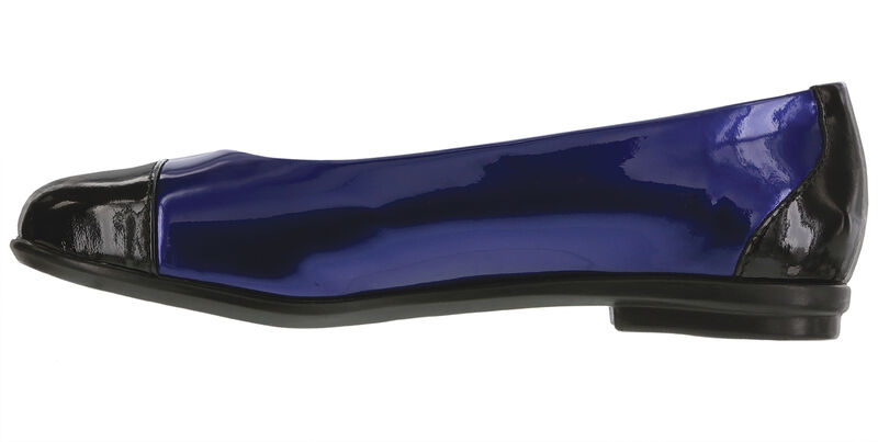 Scenic Cap Toe Black/Sapphire Right Side View
