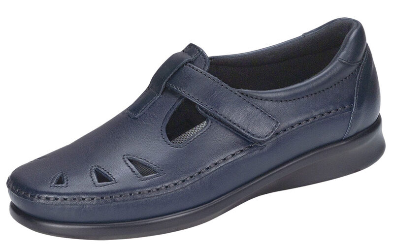 Roamer Navy Left .75 View