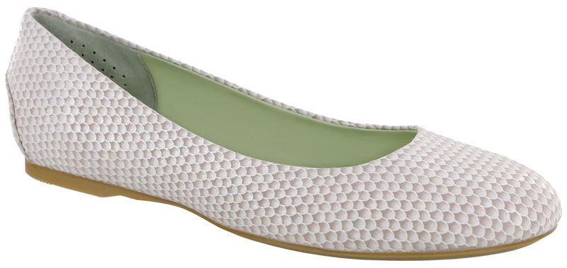 Lacey Slip On Loafer Beige Scallop, , large
