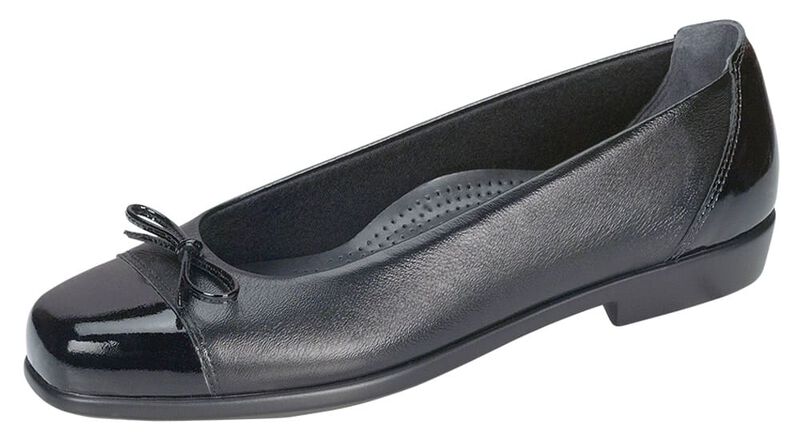 Coco Black Bow Left .75 View
