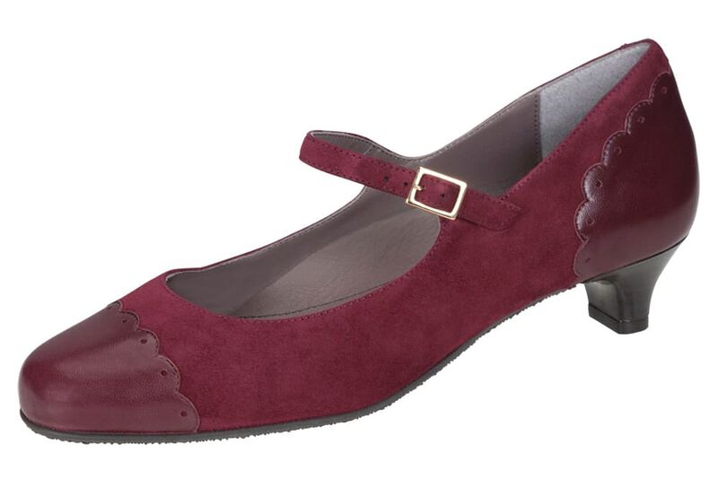 Cate Bordo Left .75 View